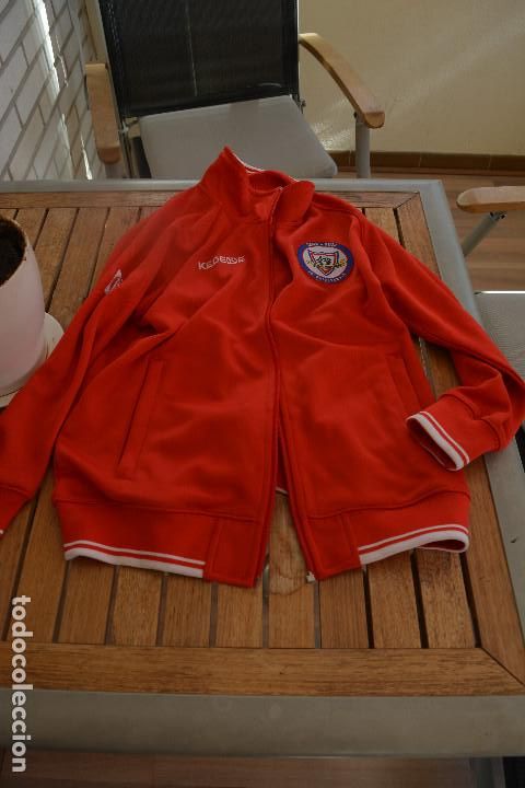 Colecionismo desportivo: CHAQUETA DEL CHANDAL DEL CDF ROMERAL ( MALAGA).8 A&Ntilde;OS.128 CMS