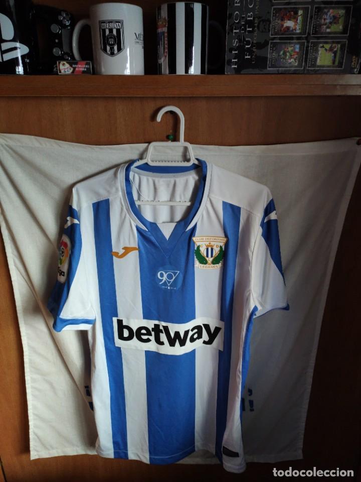 Sports collectibles: Original | Camiseta de Futbol | Talla L | CD Leganes