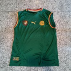 Coleccionismo deportivo: CAMISETA CAMERÚN SIN MANGAS MUNDIAL 2002 T-SHIRT WITHOUT SLEEVES CAMEROON SAMUEL ETO´O. Lote 258244090