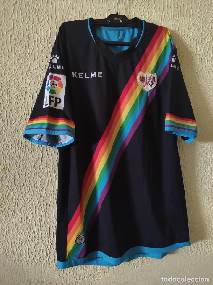 Sports collectibles: Original | Camiseta de Futbol | Talla L | Rayo Vallecano - dorsal 22 - match worn