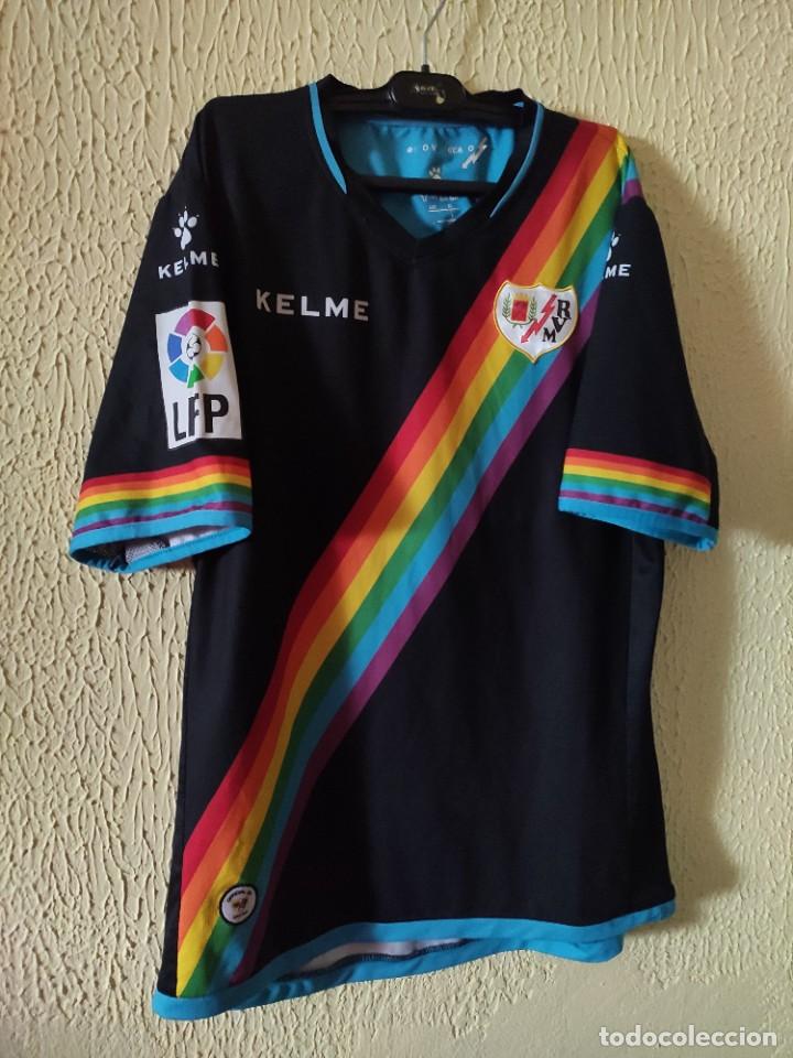 Sports collectibles: Original | Camiseta de Futbol | Talla M | Rayo Vallecano - dorsal 22 - match worn