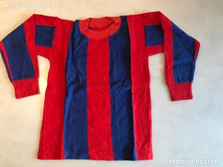Sports collectibles: Camiseta f&uacute;tbol ni&ntilde;o. A&ntilde;os 60. FC Barcelona