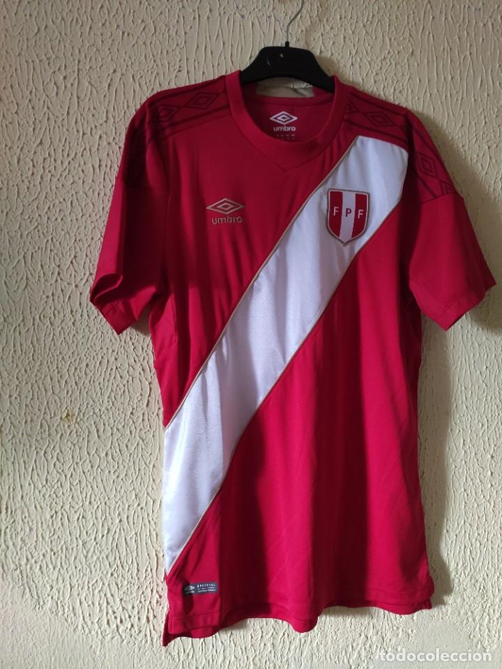 Sports collectibles: Camiseta de Futbol | Original | Talla M | Seleccion de Peru
