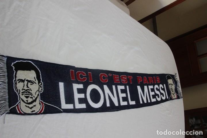 Coleccionismo deportivo: BUFANDA DEL JUGADOR LEONEL MESSI COMO JUGADOR DEL APRIS SAINT GERMAIN ECHARPE SCARF