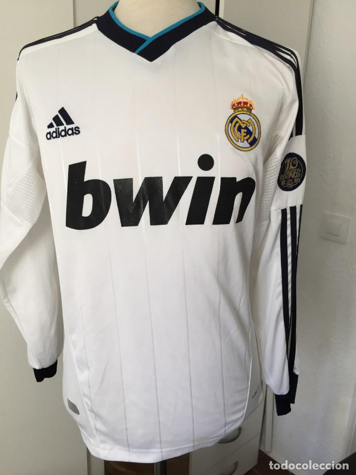 Coleccionismo deportivo: CAMISETA DE FUTBOL DEL REAL MADRID DE ADIDAS DE LUCA MODRIC CON PUBLICIDAD BWIN TALLA L MANGA LARGA
