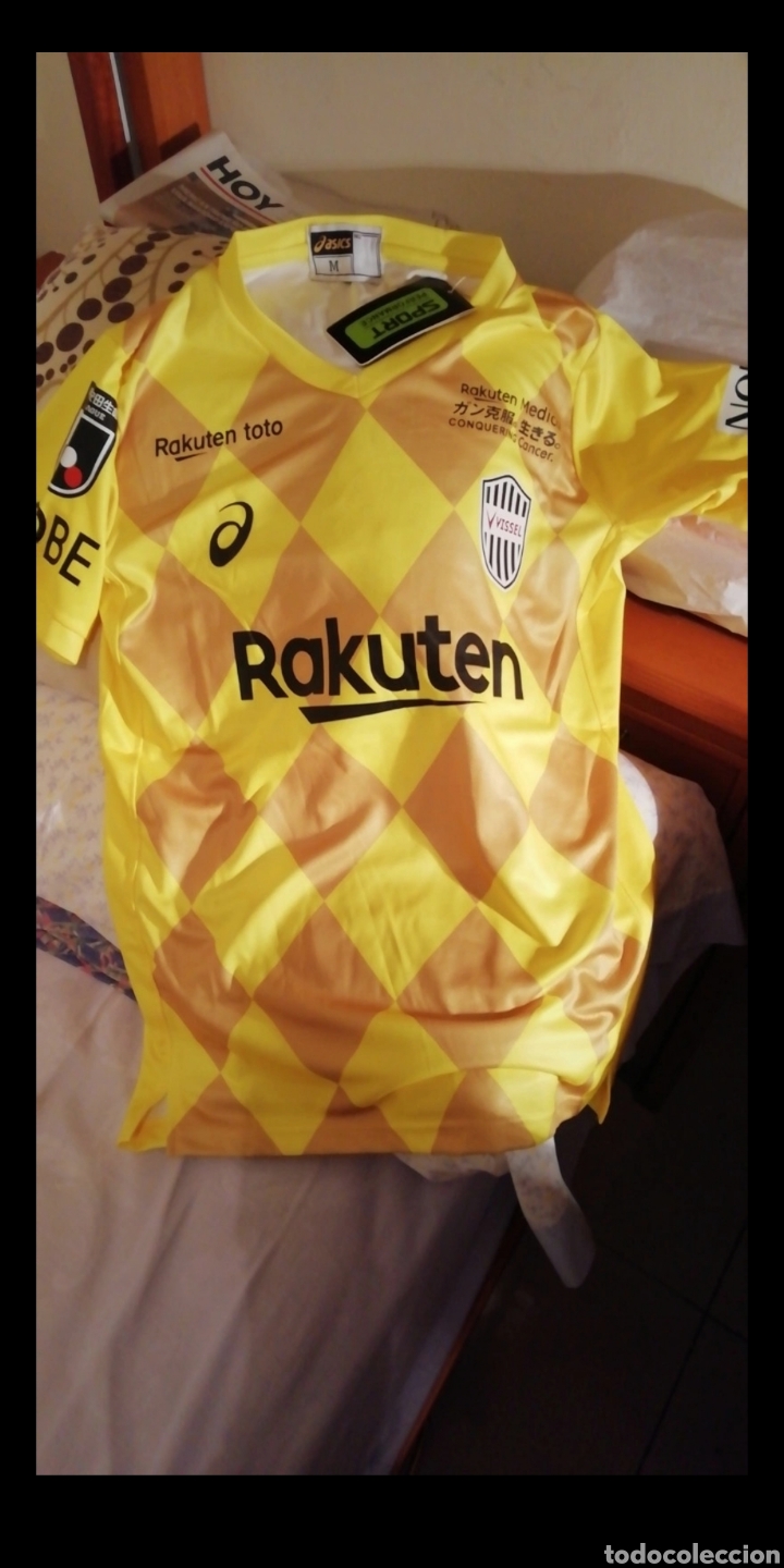 Sports collectibles: Lote camisetas pedri e iniesta . Tallas L. Hist&oacute;ricas