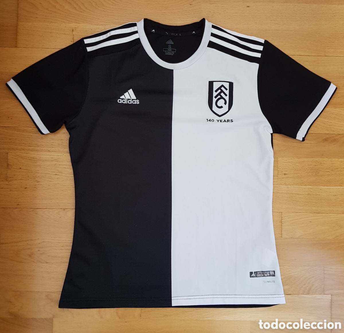 Sports collectibles: CAMISETA F&Uacute;TBOL FULHAM CRAVEN COTTAGE EDICI&Oacute;N LIMITADA 140 ANIVERSARIO N⁰ 0003 / 1879 ADIDAS TALLA S