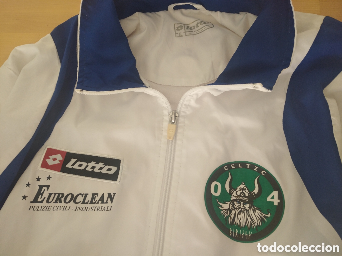 Coleccionismo deportivo: Chaqueta Lotto Celtic de Verona Futbol Talla XL. Con defectos