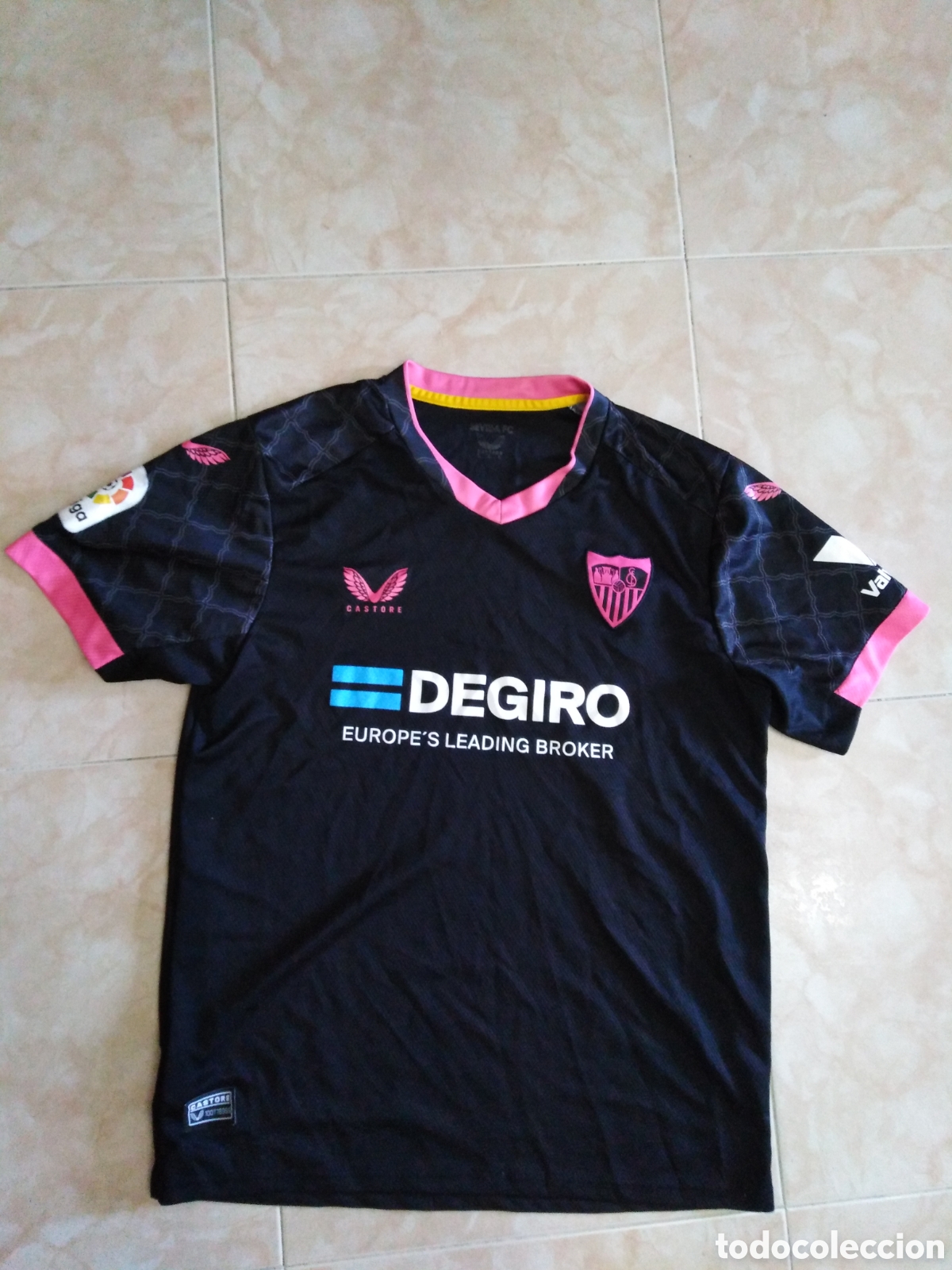 Camseta de hombre 3ª equpacón Sevlla FC 2023-2024 Castore · Castore Camseta de hombre 3ª equpacón Sevlla FC 2023-2024 Castore · Castore