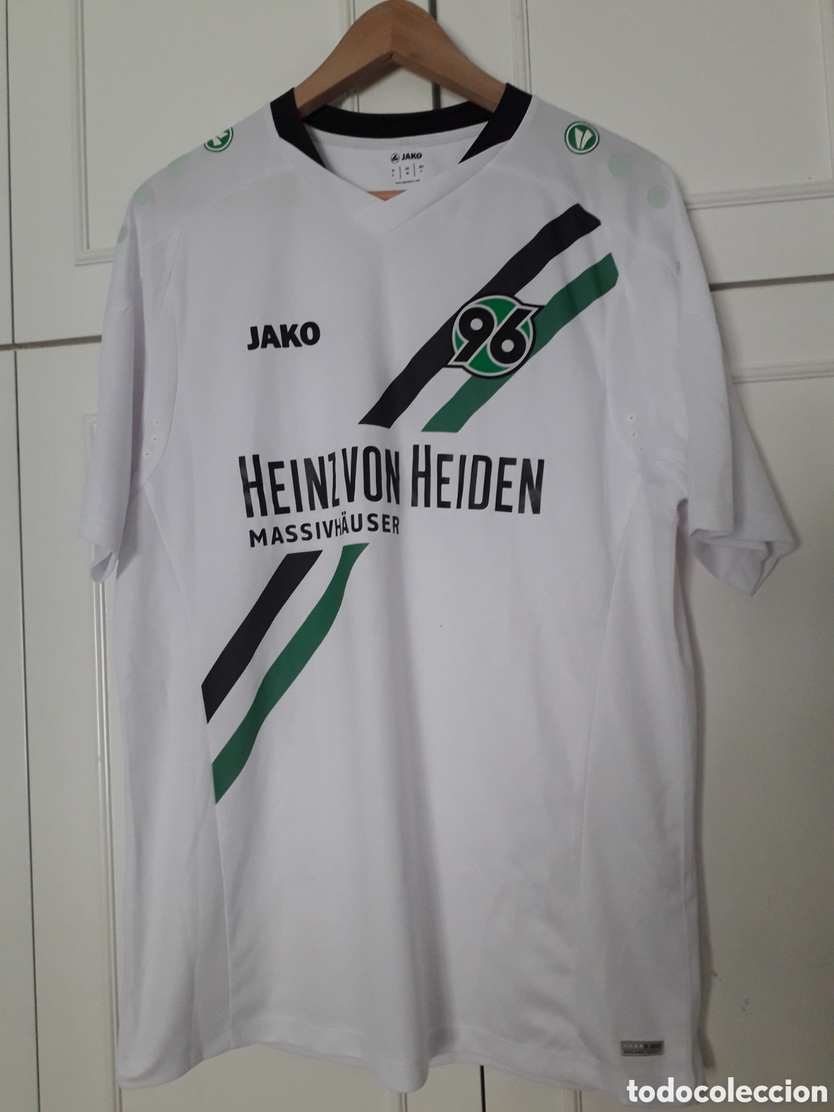 Sports collectibles: Camiseta away oficial Hannover 96 de Alemania