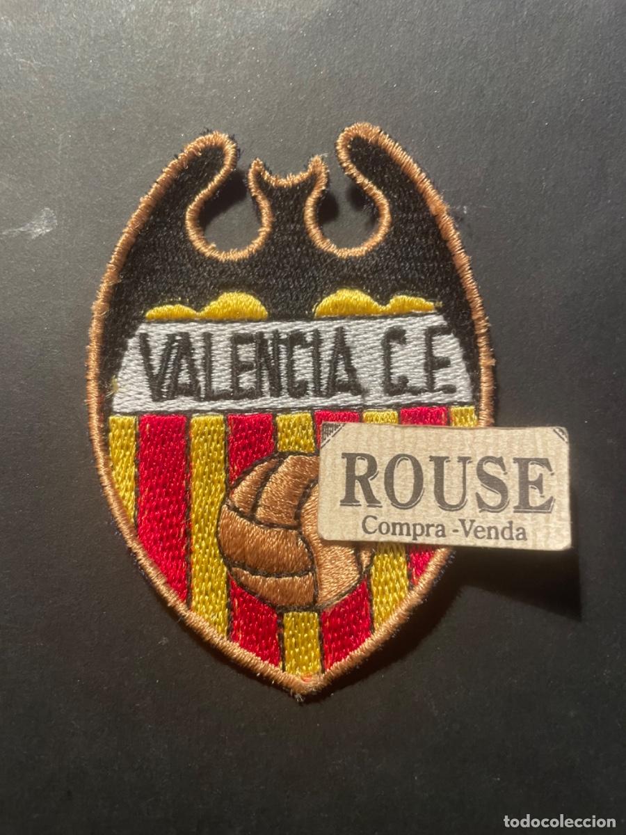 Collezionismo sportivo: FUTBOL - VALENCIA C.F. ANTIGUO ESCUDO PARCHE DE TELA PARA CAMISETA - 8,5X6 CM.