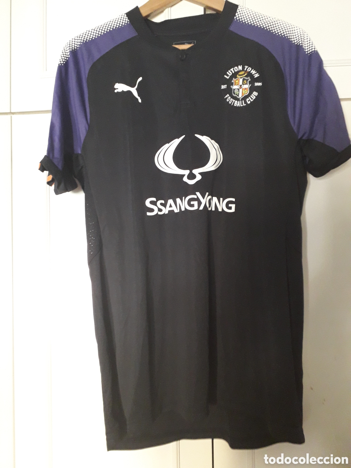 Collezionismo sportivo: Camiseta away oficial Luton Town FC de Inglaterra
