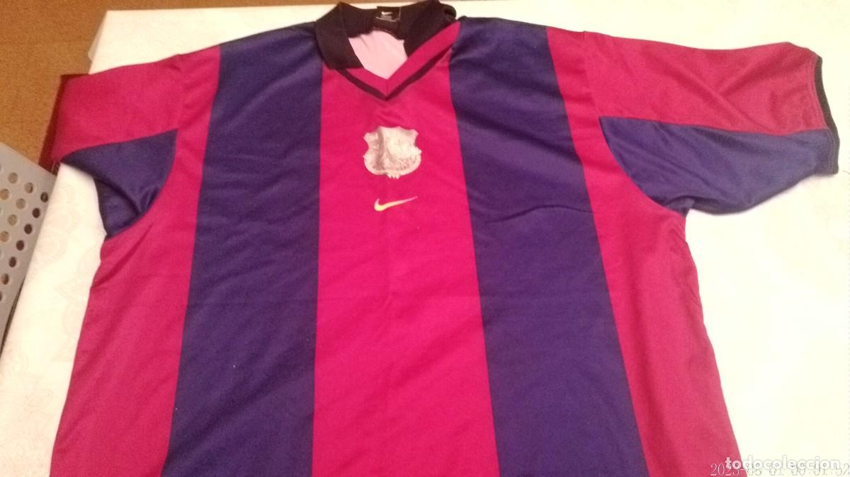 Sports collectibles: Camiseta F.C. Barcelona 2000/2001