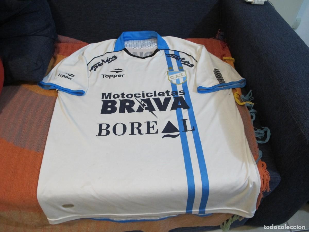 Sports collectibles: Camiseta Atletico Tucuman de Argentina Topper 2011 Suplente