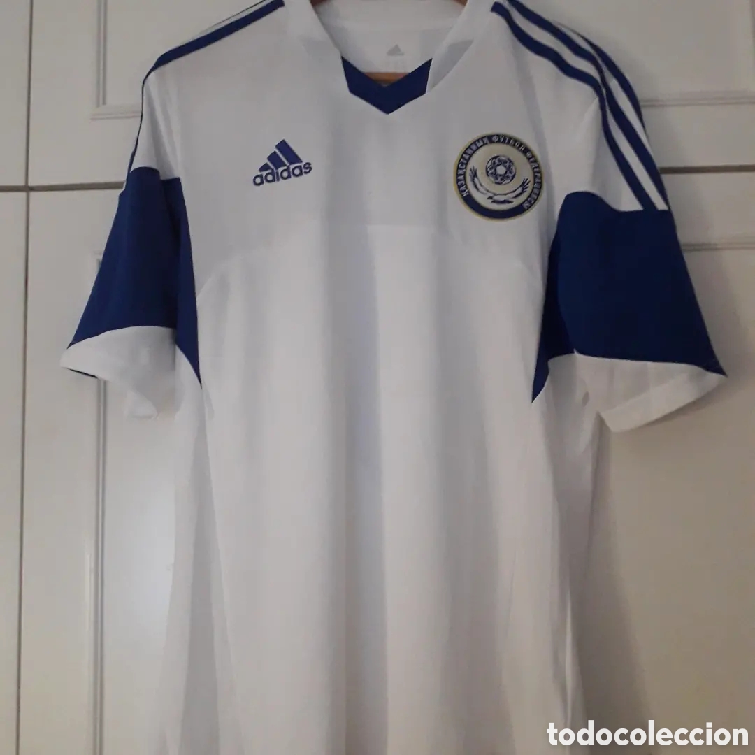 Colecionismo desportivo: Camiseta matchworn Seleccion de Kazajist&aacute;n Smakov