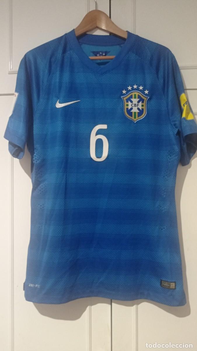 Sports collectibles: Camiseta away match issue Selecci&oacute;n de Brasil. Marcelo