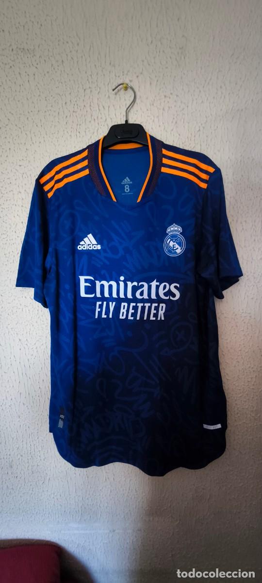Sports collectibles: Original | Camiseta futbol football shirt | Talla 8 player - L | Real Madrid CF dorsal 8 match worn