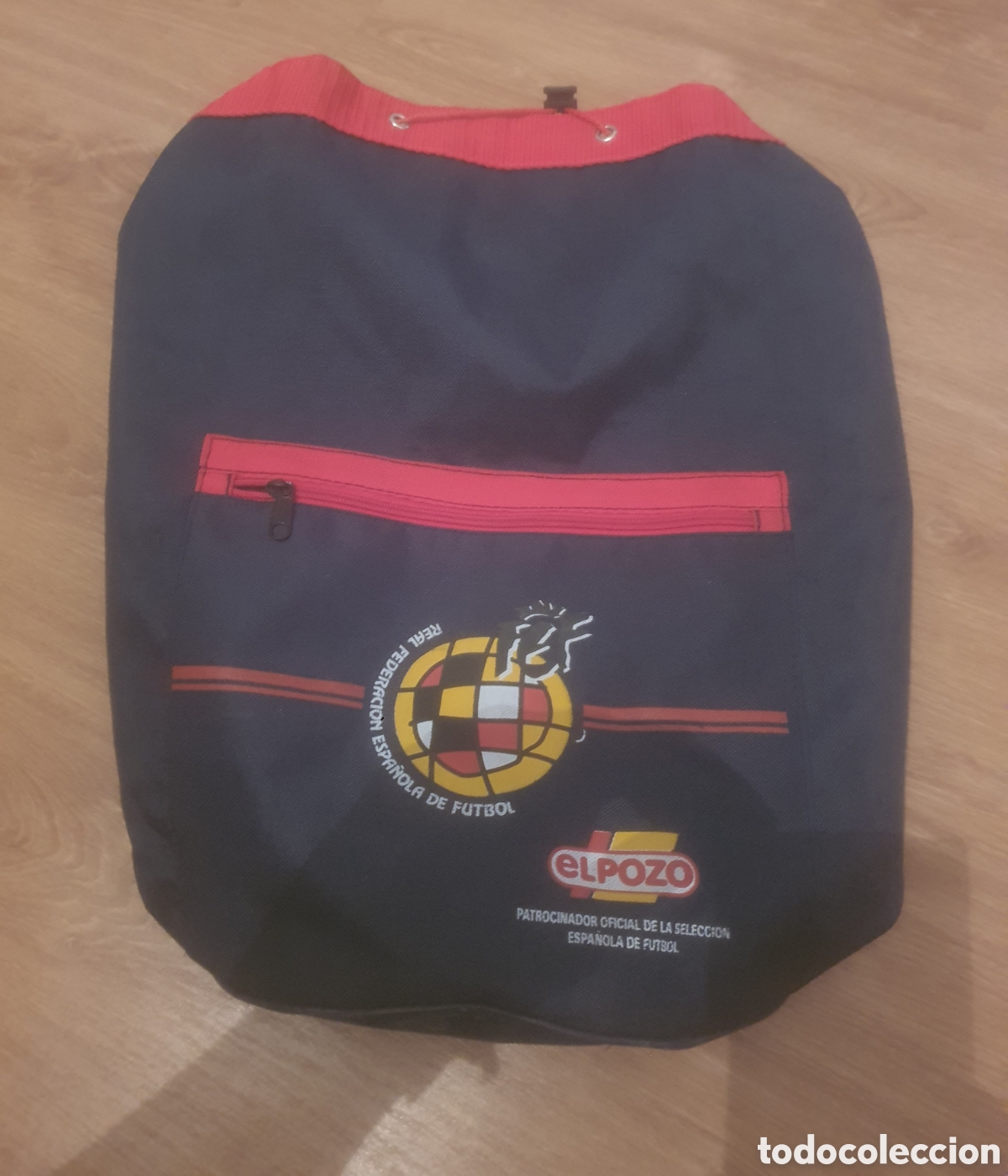 Sports collectibles: MOCHILA DE TELA DE EL POZO SELECCION ESPA&Ntilde;OLA DE F&Uacute;TBOL