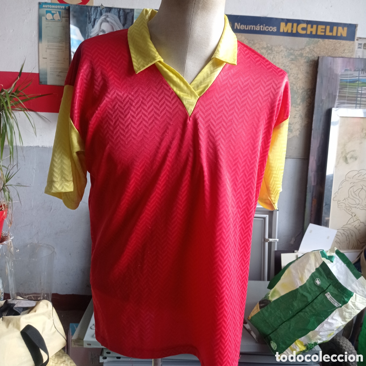 Coleccionismo deportivo: Camiseta futbol VINTAGE talla G equipo y marca por determinar