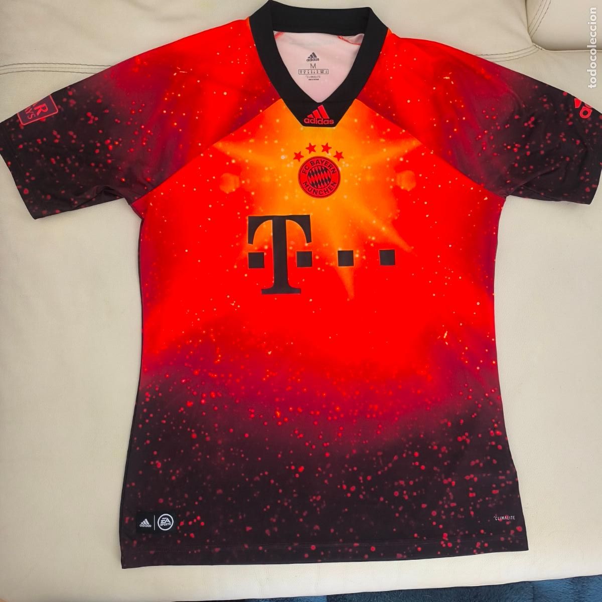 Sports collectibles: Camiseta de f&uacute;tbol Bayern de M&uacute;nich EA Sports 2018/2019 talla M