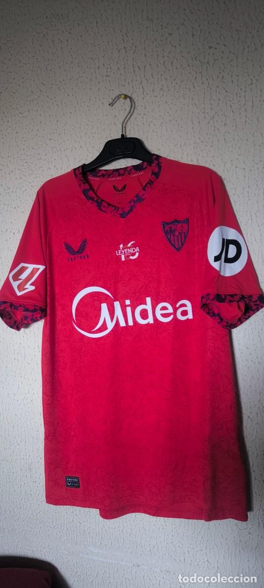 Coleccionismo deportivo: Original Camiseta Futbol shirt | Talla M | Sevilla FC - 28 Manu Bueno - match worn vs Real Madrid