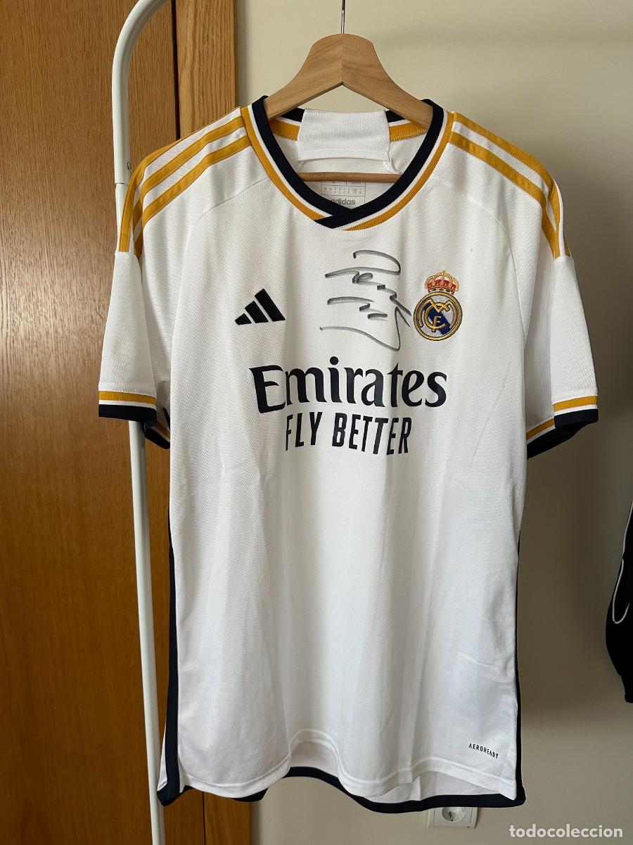 Colecionismo desportivo: Camiseta Real Madrid firmada por Roberto Carlos