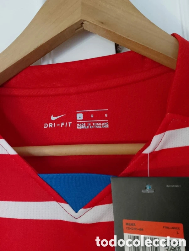 Coleccionismo deportivo: Camiseta Granada CF Luis Su&aacute;rez - Foto 3