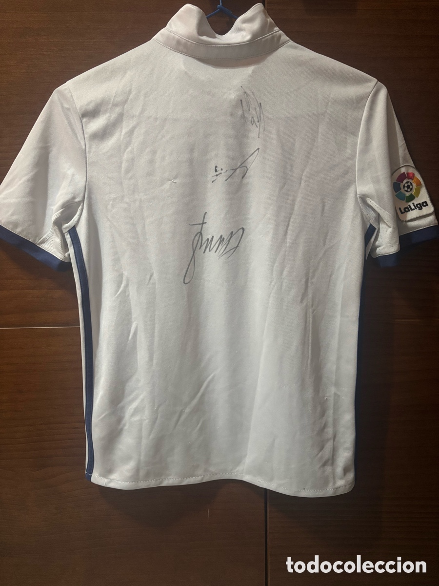 Coleccionismo deportivo: Camiseta Original Real Madrid 16/17 Firmada por Luka Modric, Kovacic y Chendo + Foto Prueba