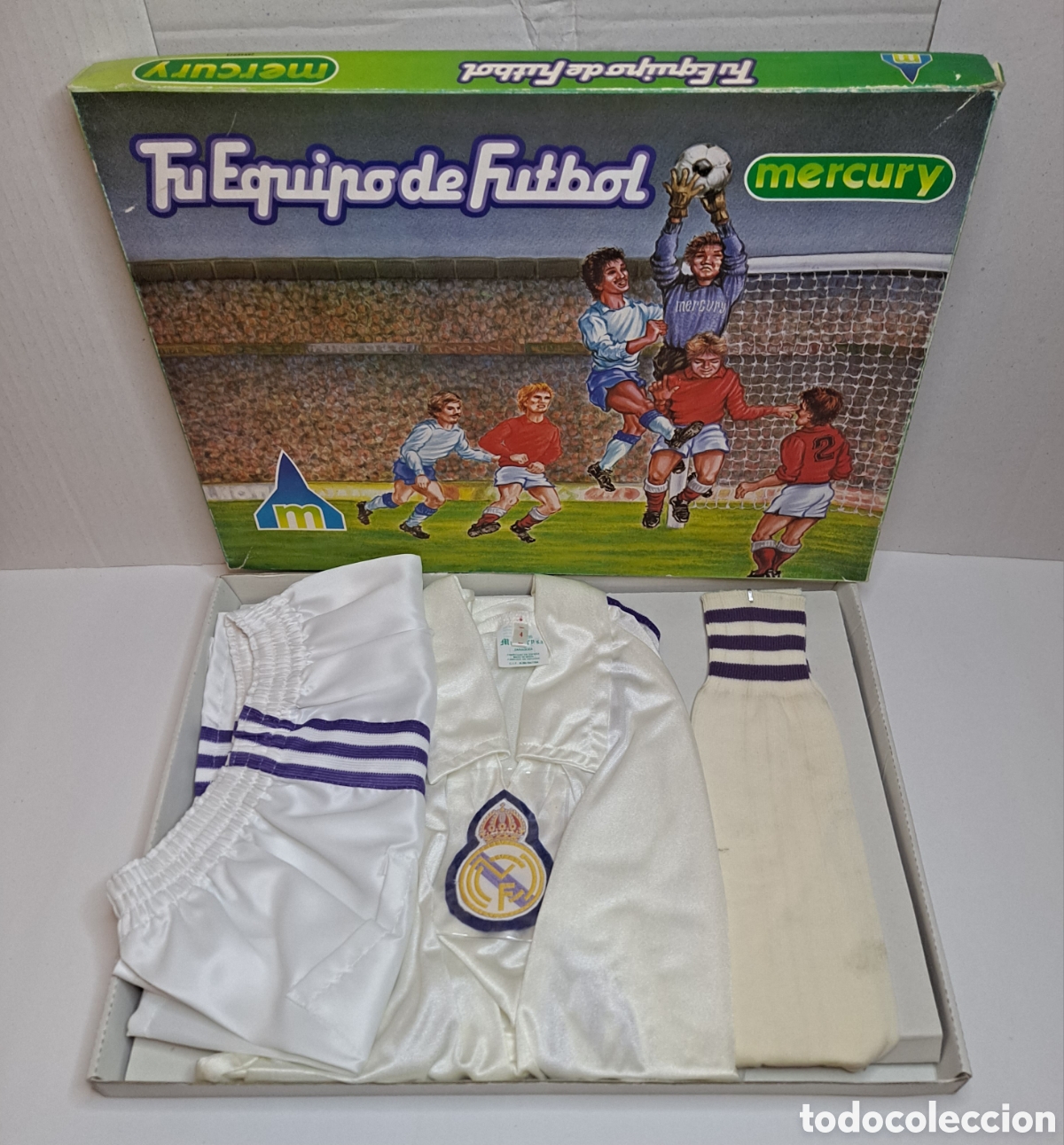 Sports collectibles: EQUIPO JUGADOR F&Uacute;TBOL REAL MADRID. A&Ntilde;OS 70-80. MERCURY. NUEVO EN CAJA. NI&Ntilde;O. TALLA 4.