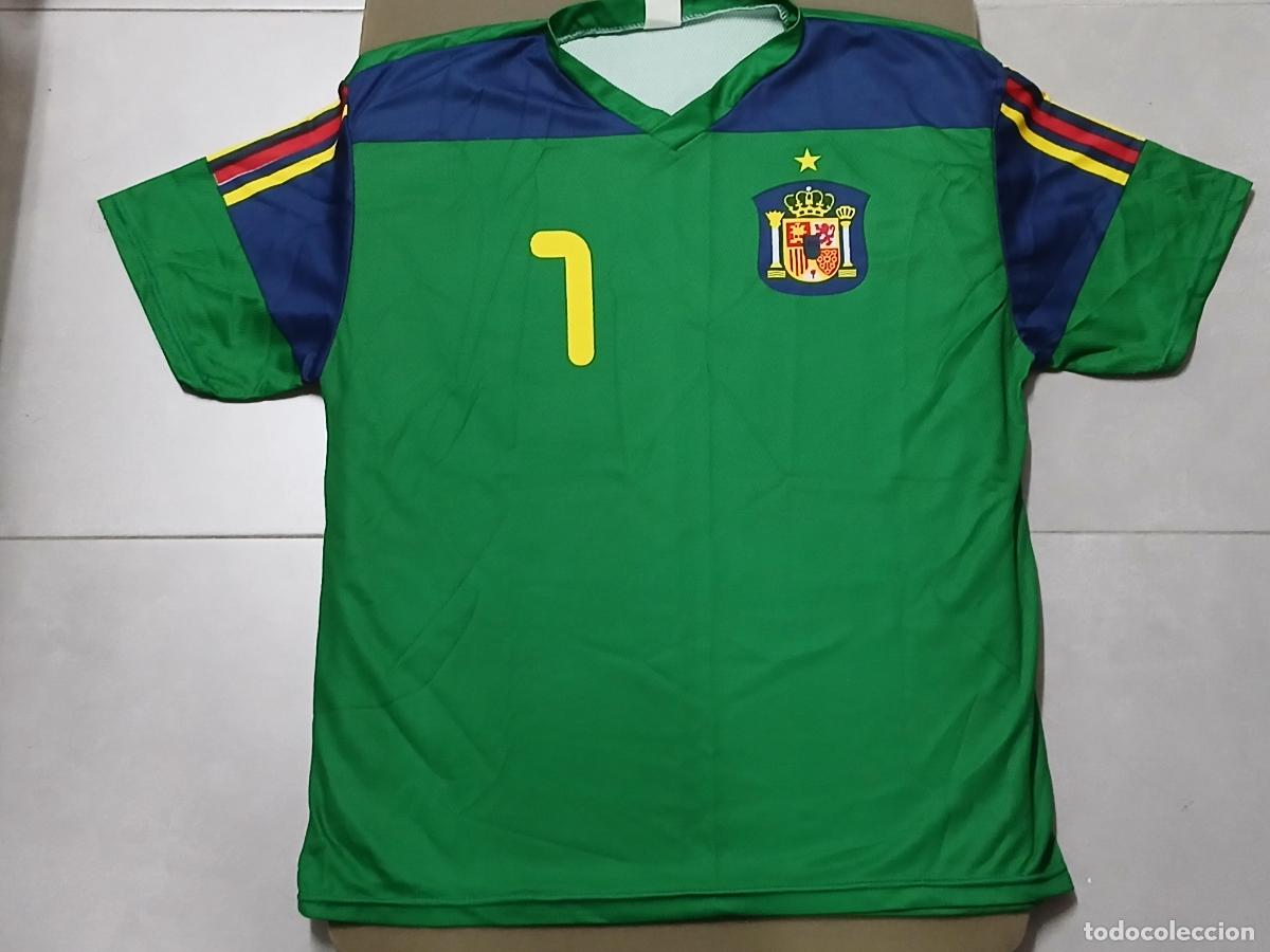Coleccionismo deportivo: Camiseta f&uacute;tbol. Casillas selecci&oacute;n espa&ntilde;ola 2010-2011, talla XL, copia