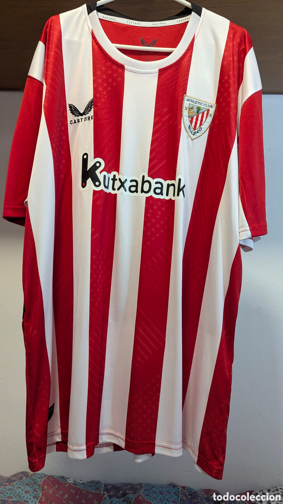 Coleccionismo deportivo: Camiseta Athletic Club Bilbao - Local 23/24 - Detalle 'Lobo' Especial - R&eacute;plica Premium Castore -