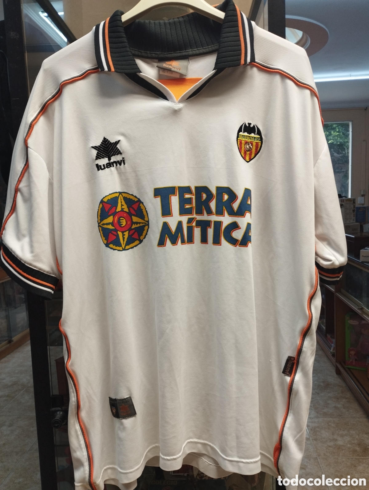 Coleccionismo deportivo: Camiseta vintage claudio lopez valencia f.c.