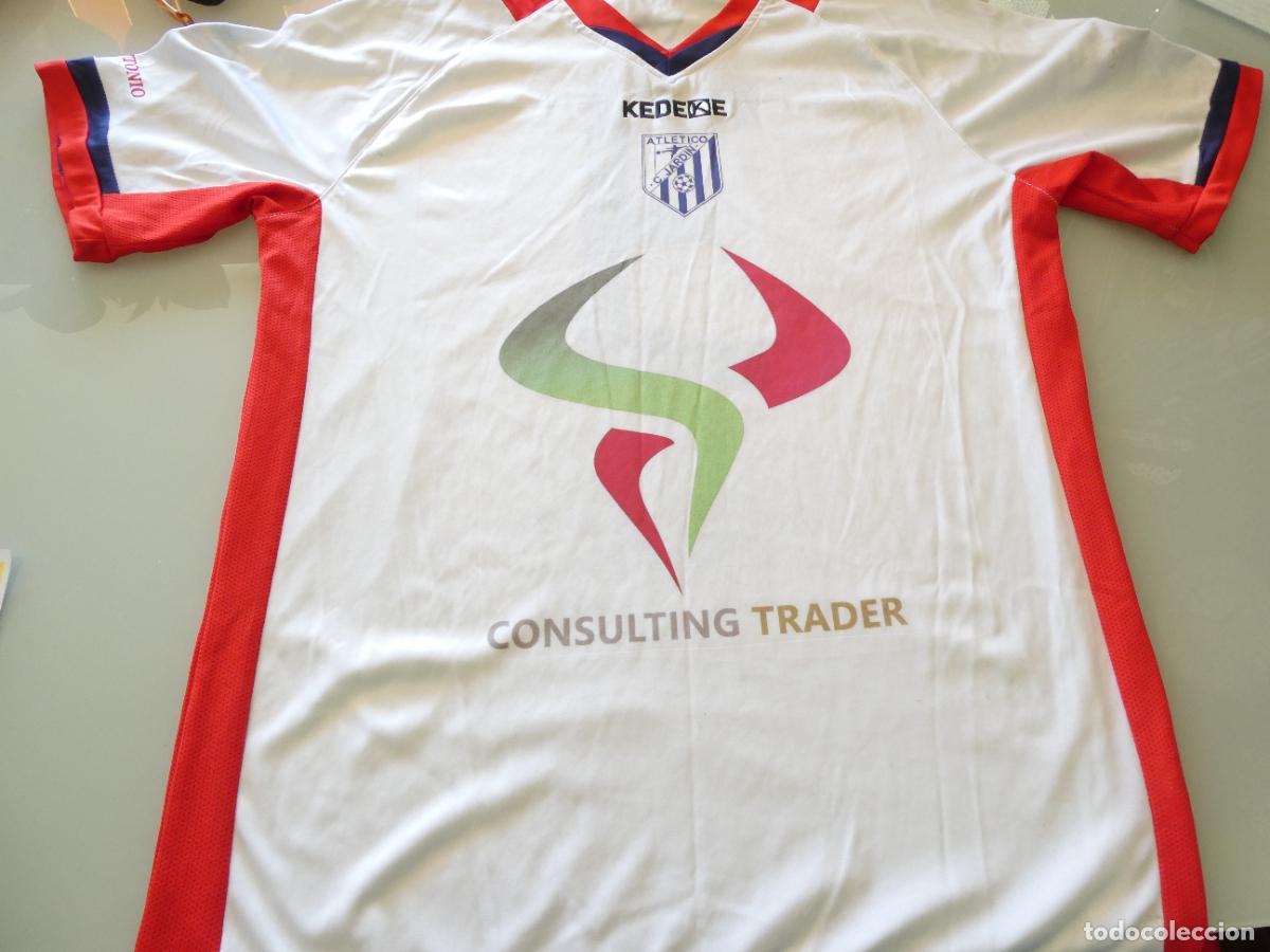 Coleccionismo deportivo: CAMISETA DE F&Uacute;TBOL MODESTO MALAGUE&Ntilde;O. ATL&Eacute;TICO CIUDAD JARD&Iacute;N M&Aacute;LAGA. 150GR
