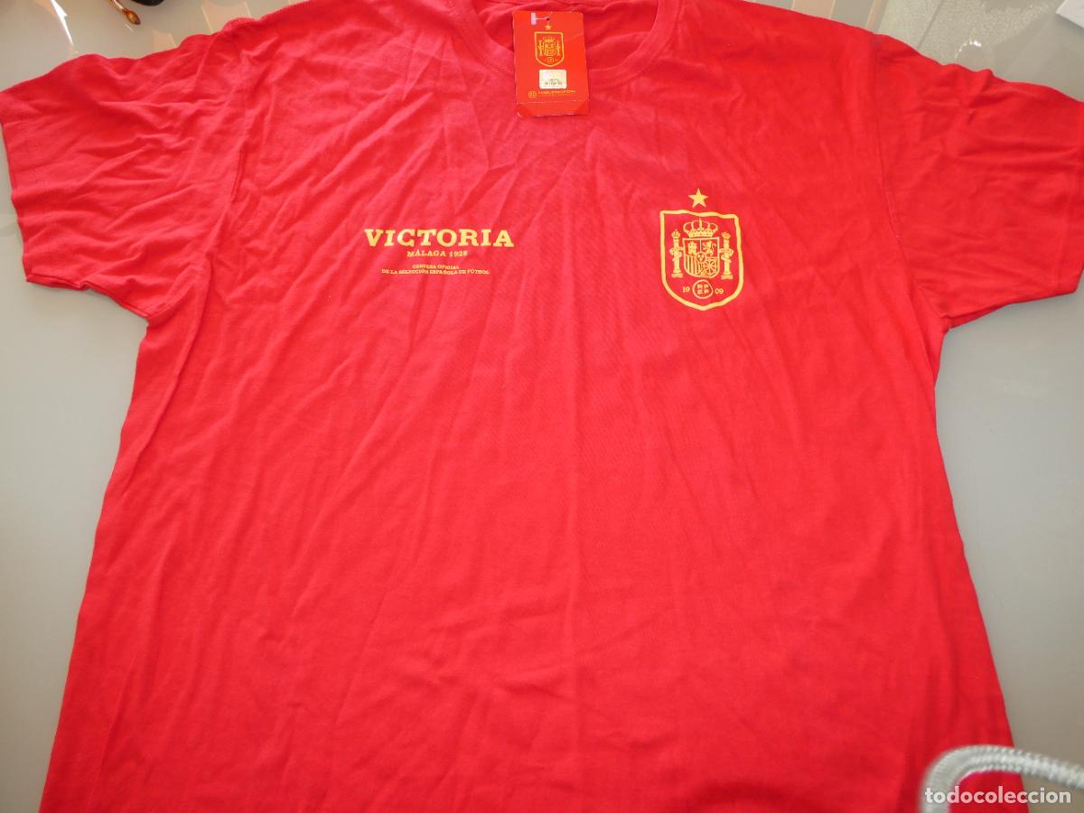 Coleccionismo deportivo: CAMISETA DE F&Uacute;TBOL. SELECCI&Oacute;N ESPA&Ntilde;OLA. ESPA&Ntilde;A. PATROCINADOR CERVEZA VICTORIA M&Aacute;LAGA. XL. . 150GR