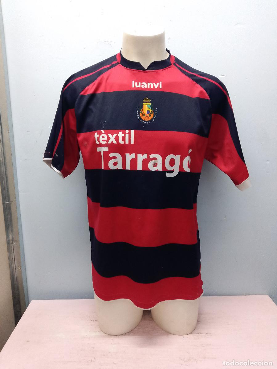 Coleccionismo deportivo: UE llagostera camiseta futbol football shirt match worn (tiene ligeros restos de cemento) L 57cts
