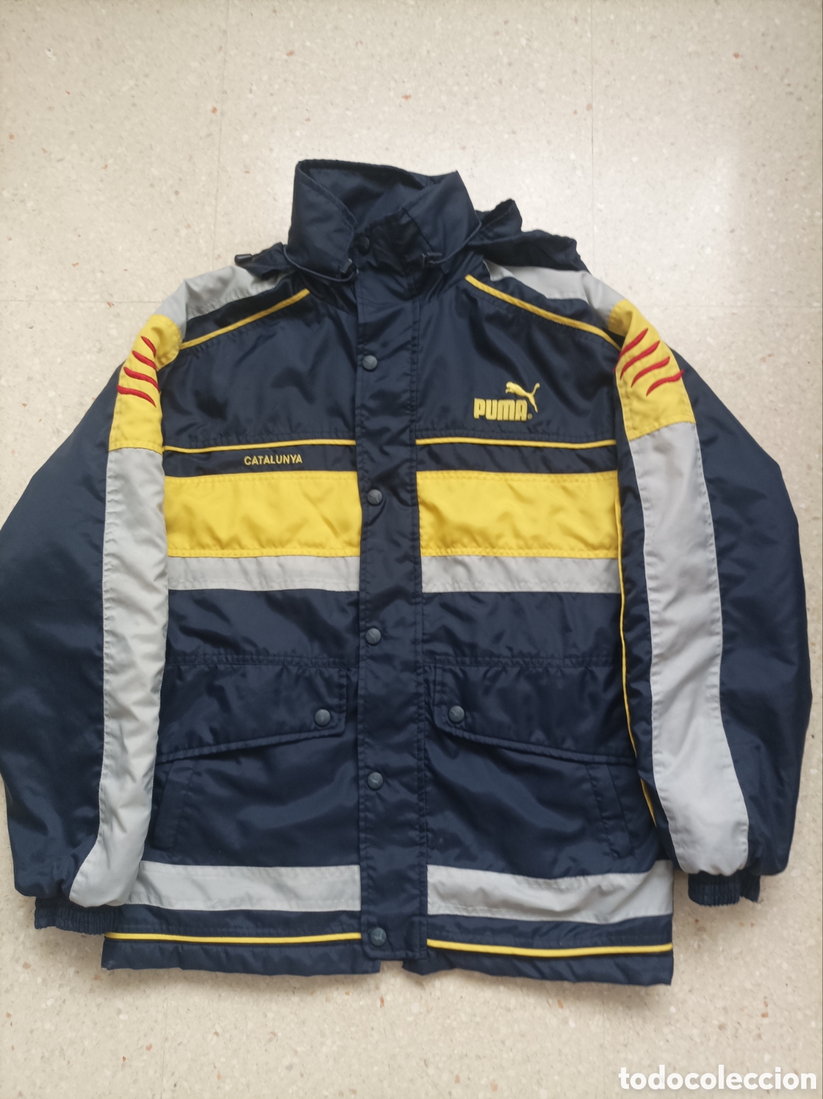 Coleccionismo deportivo: Selecci&oacute;n de Catalunya Chaqueta impermeable futbol vintage Puma oficial