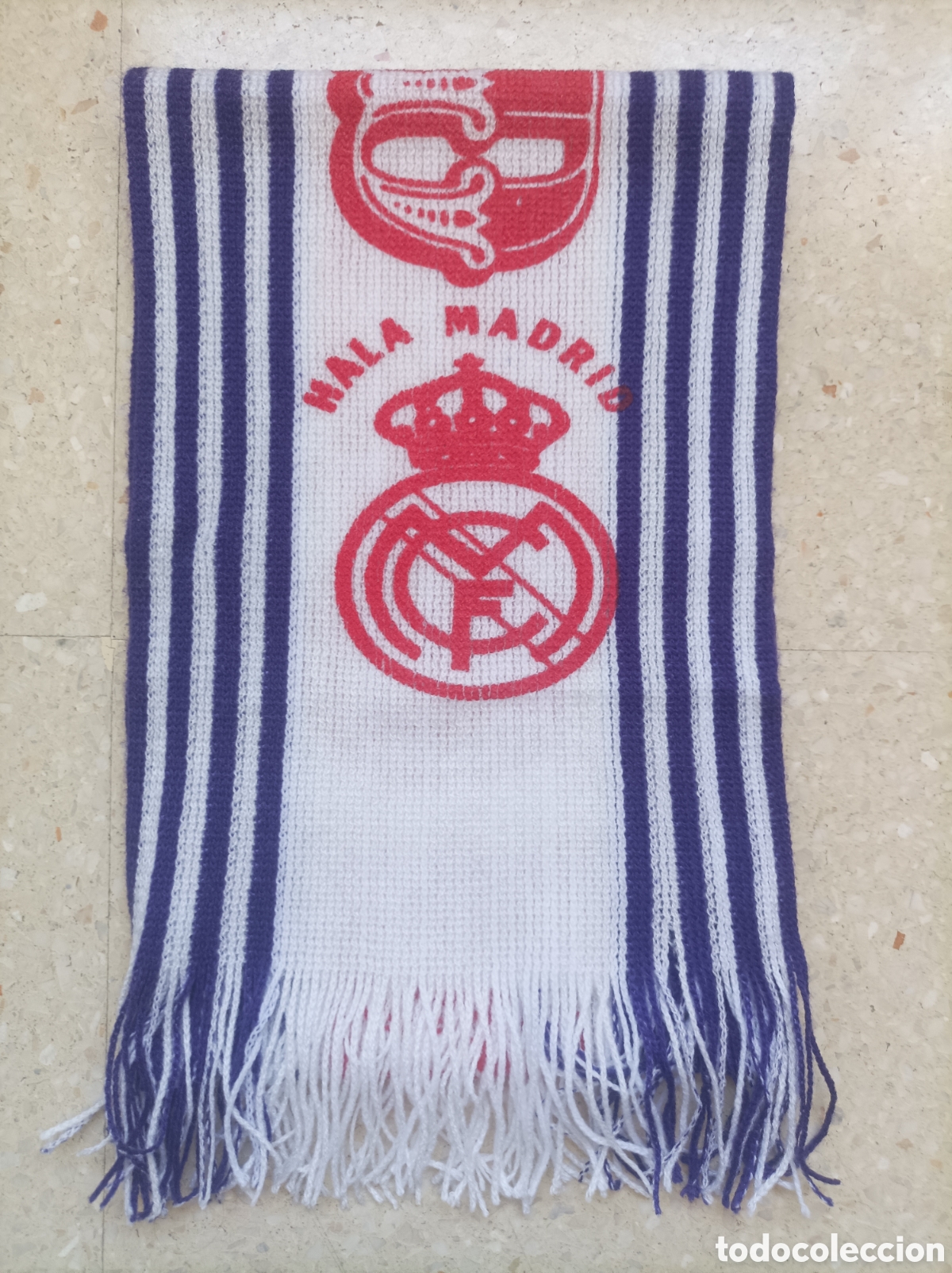 Coleccionismo deportivo: Bufanda futbol Real Madrid Serigraf&iacute;ada 80,s 90,s modelo raro