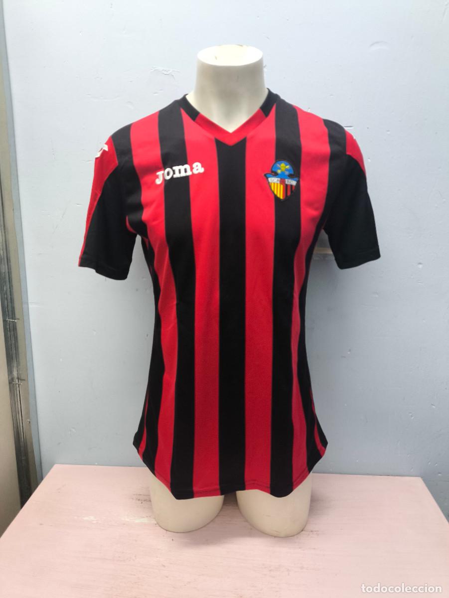 Coleccionismo deportivo: Sant Cugat Futbol Club catalunya barcelona camiseta futbol M 55cts
