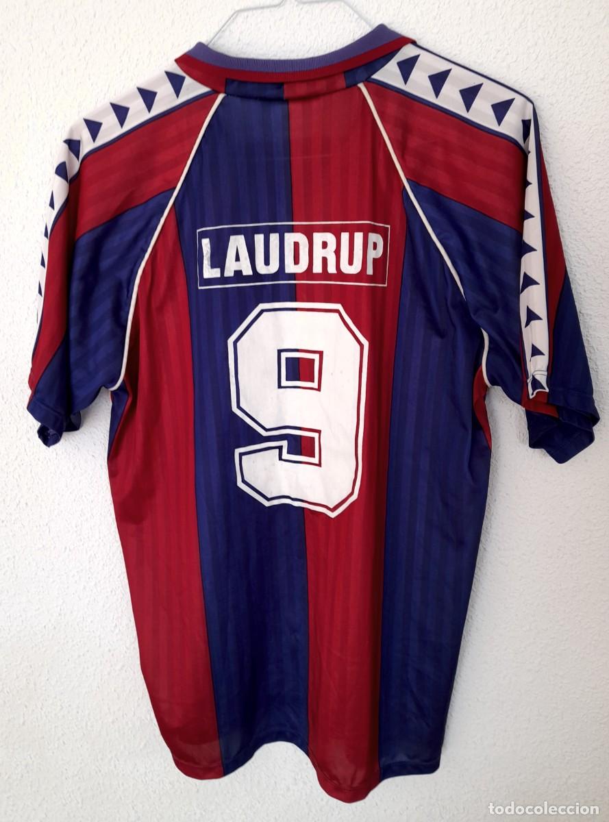 Coleccionismo deportivo: Camiseta Laudrup N&uacute;mero 9 F&uacute;tbol Club Barcelona Dream Team Made in Torino Italy