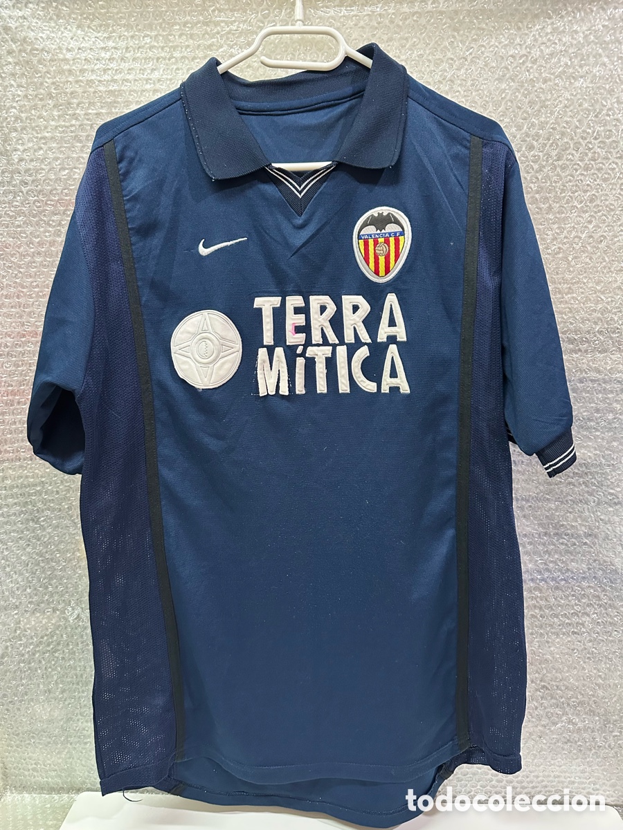 Sports collectibles: Antigua Camiseta deportiva de F&uacute;tbol C.F. VALENCIA TALLA -L- Nike