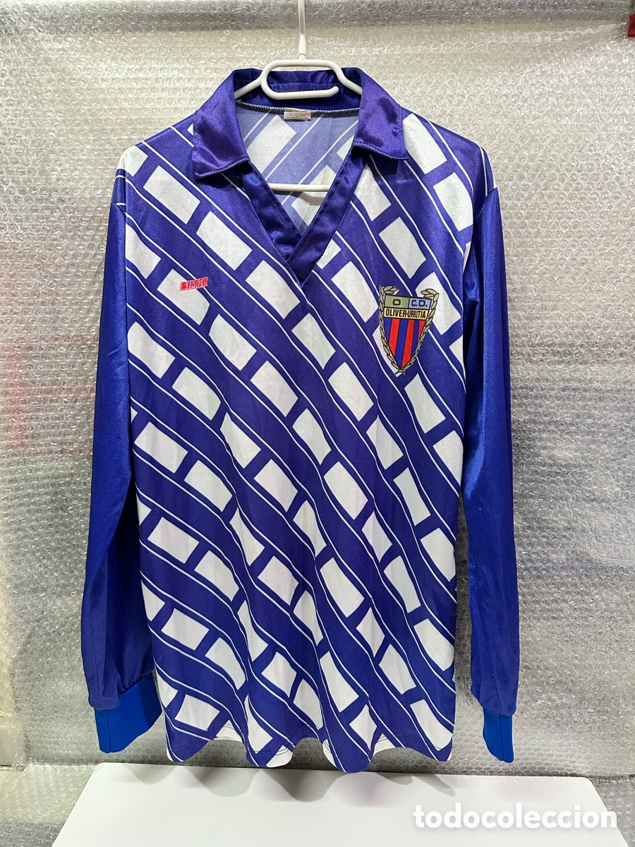 Sports collectibles: Antigua Camiseta deportiva de F&uacute;tbol C.D. OLIVER-URRUTIA TALLA -L-