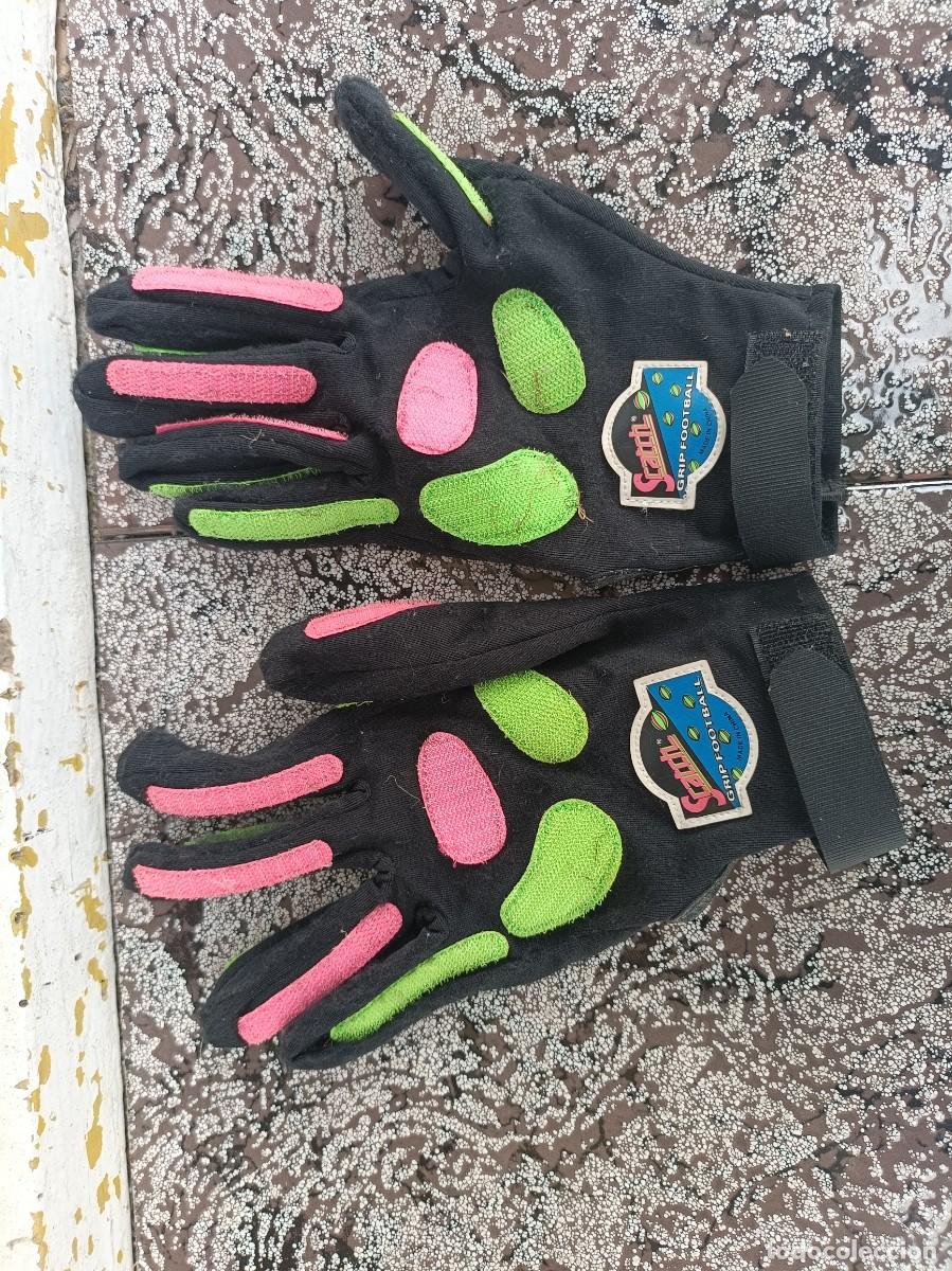 Coleccionismo deportivo: GUANTES DE FUTBOL CON GRIP A&Ntilde;OS 90