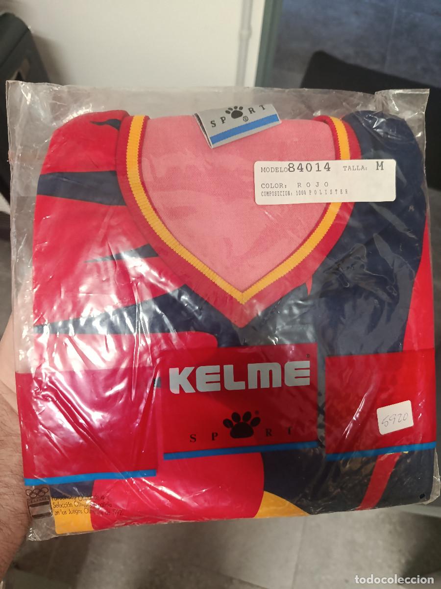 Coleccionismo deportivo: CAMISETA ESPA&Ntilde;A FUTBOL JJ OO 1992 BARCELONA. T-M.KELME ORIGINAL. SIN ESTRENAR CON ETIQUETAS Y BOLSA.
