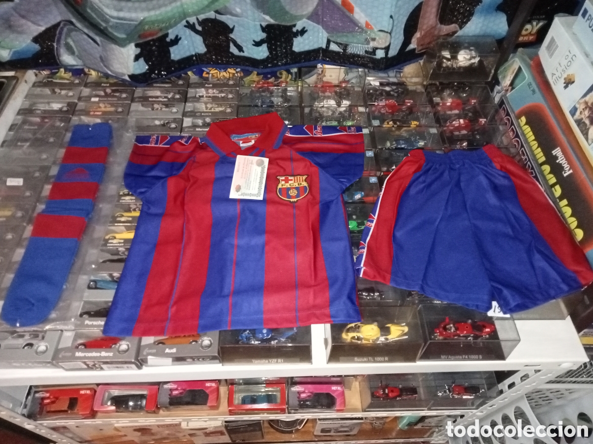 Coleccionismo deportivo: Equipaci&oacute;n bar&ccedil;a ni&ntilde;o
