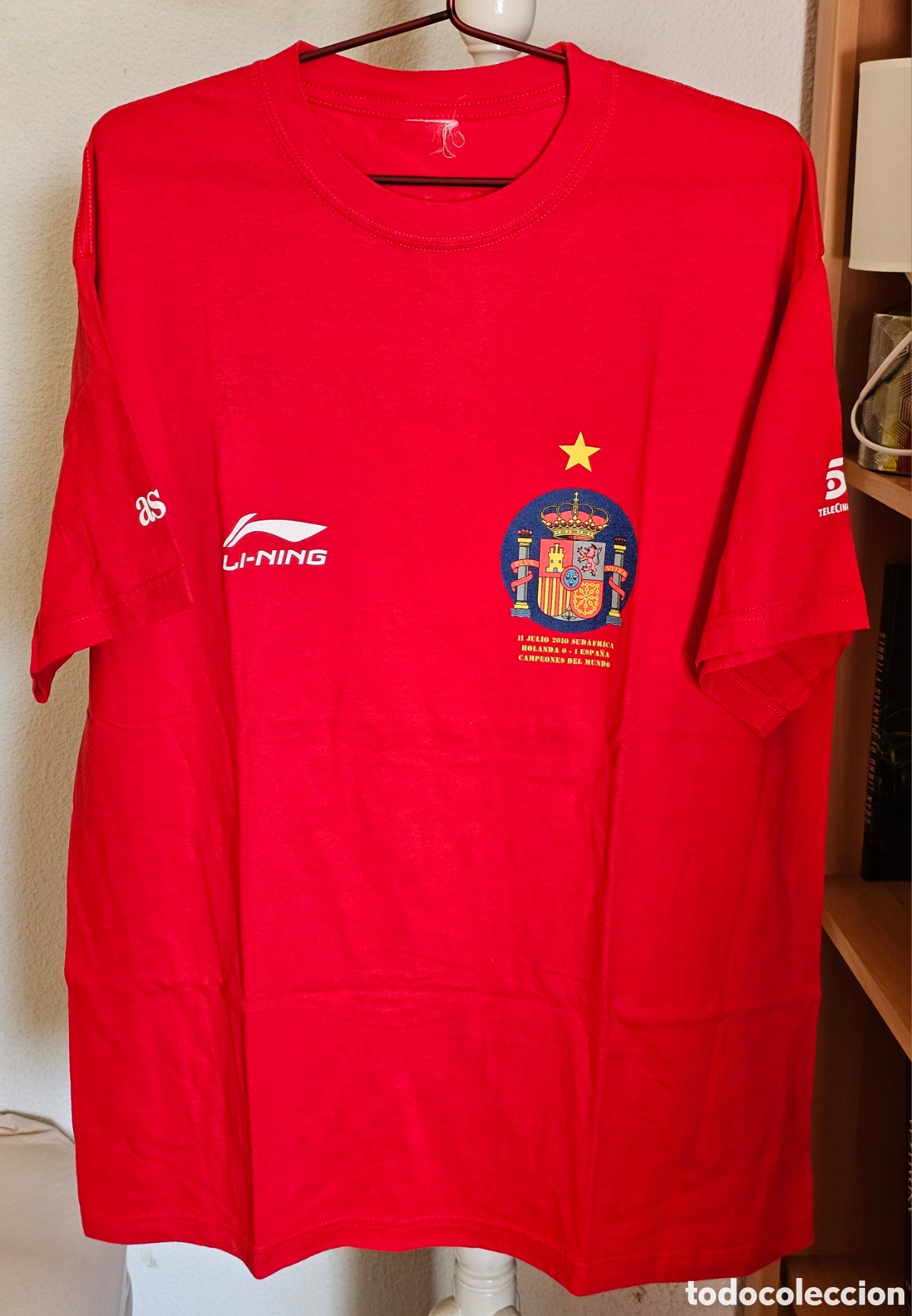 Coleccionismo deportivo: Camiseta Espa&ntilde;a Mundial 2010