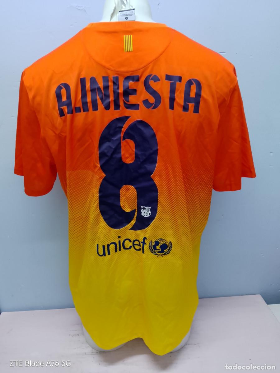 Coleccionismo deportivo: FC Barcelona Iniesta camiseta futbol football shirt xl 62cts