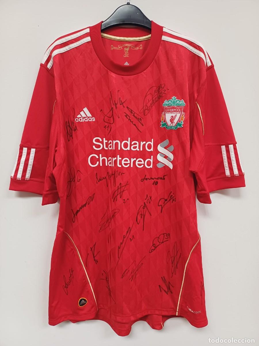 Coleccionismo deportivo: CAMISETA ADIDAS LIVERPOOL FC FIRMADA POR LA PLANTILLA A&Ntilde;O 2010 TALLA L GERRARD CARRAGHER COLE REINA