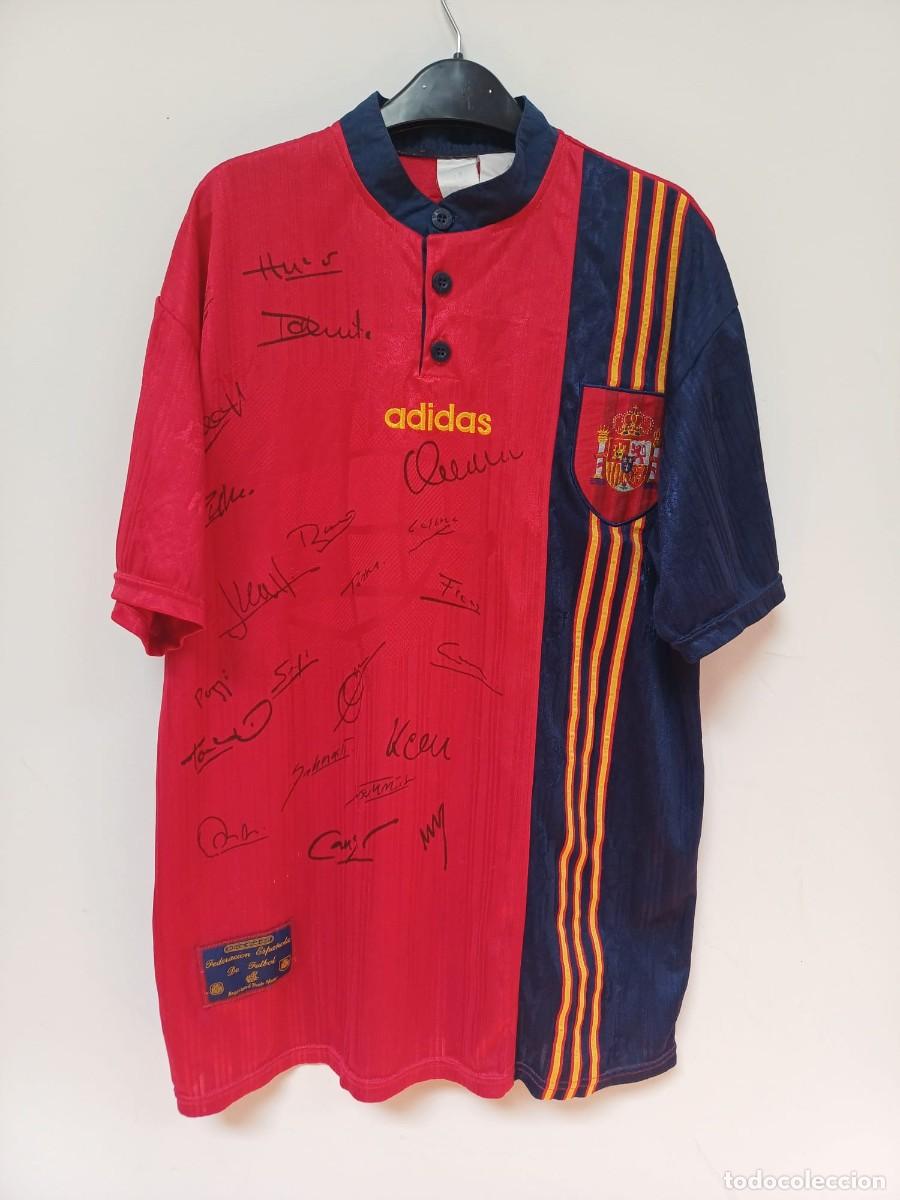 Coleccionismo deportivo: CAMISETA ADIDAS SELECCION ESPA&Ntilde;OLA A&Ntilde;O 1996 CON FIRMAS IMPRESAS
