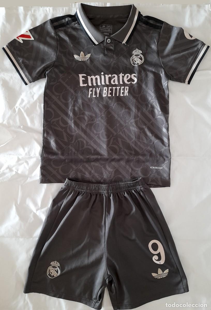 Sports collectibles: Conjunto camiseta pantal&oacute;n f&uacute;tbol Real Madrid ni&ntilde;o Adidas Talla 24 Emirates Mbapp&eacute; 9