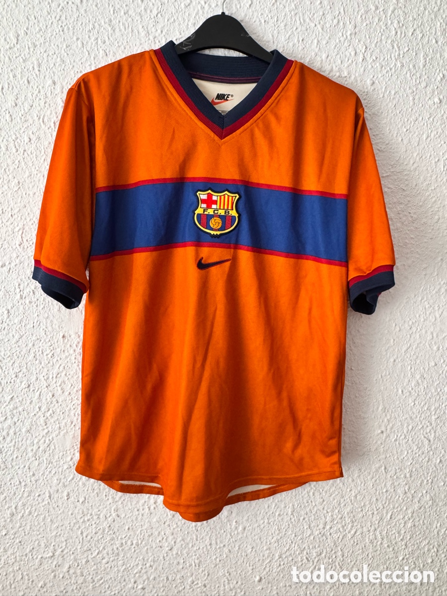Sports collectibles: Antigua Camiseta deportiva de F&uacute;tbol FC Barcelona TALLA -S- Nike